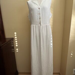 Elegant White Sleeveless Dress Oyrosy Brand new ❤️❤️❤️❤️